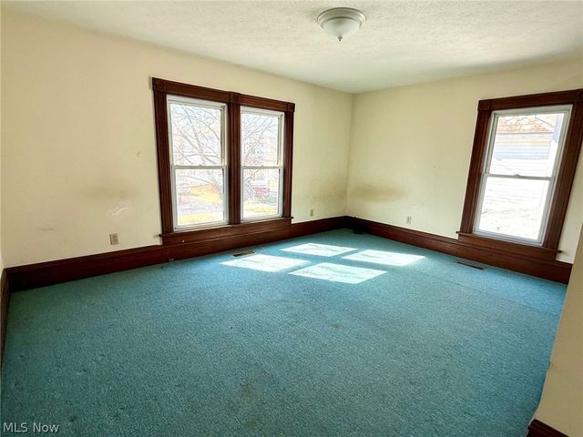 720 Front St, Marietta, OH 45750