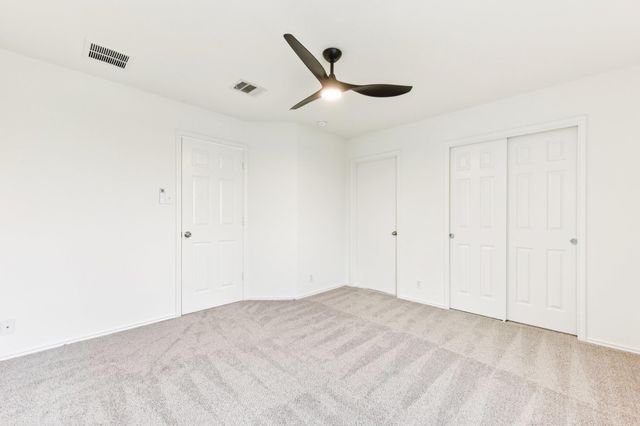 811 Craters Of The Moon BLVD, Pflugerville, TX 78660