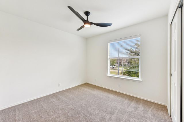 811 Craters Of The Moon BLVD, Pflugerville, TX 78660