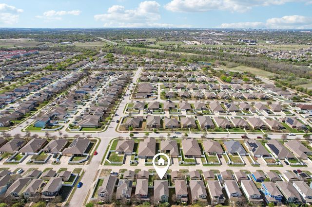 811 Craters Of The Moon BLVD, Pflugerville, TX 78660