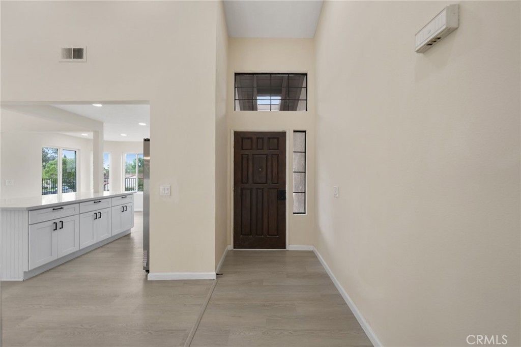 Image 5 of property listing at 1723 Larkhaven Glen, Escondido, CA 92026