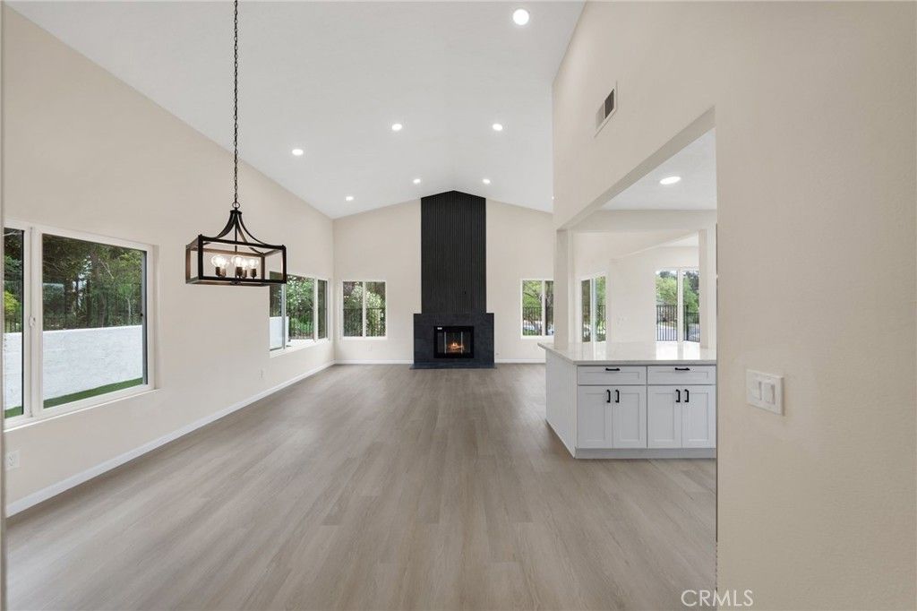 Image 6 of property listing at 1723 Larkhaven Glen, Escondido, CA 92026