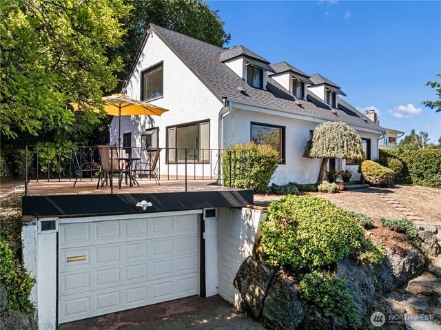 830 Merrill Place W, Bremerton, WA 98312