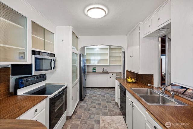 830 Merrill Place W, Bremerton, WA 98312