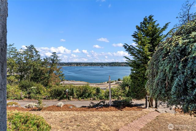 830 Merrill Place W, Bremerton, WA 98312