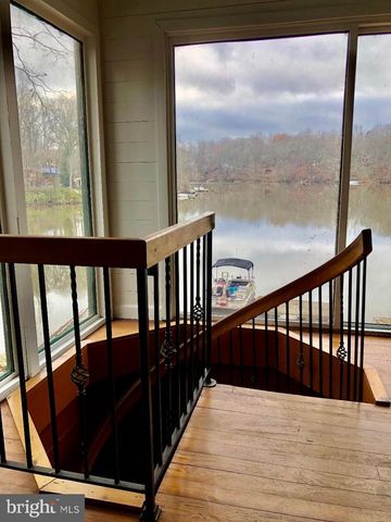 8389 HIGHVIEW ST, Manassas, VA 20112