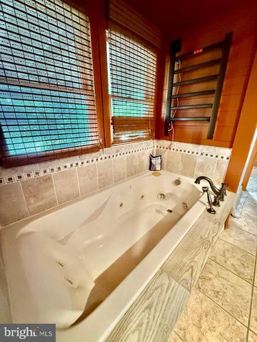 8389 HIGHVIEW ST, Manassas, VA 20112