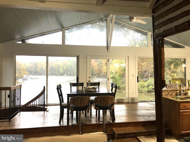 8389 HIGHVIEW ST, Manassas, VA 20112