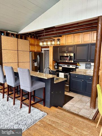 8389 HIGHVIEW ST, Manassas, VA 20112