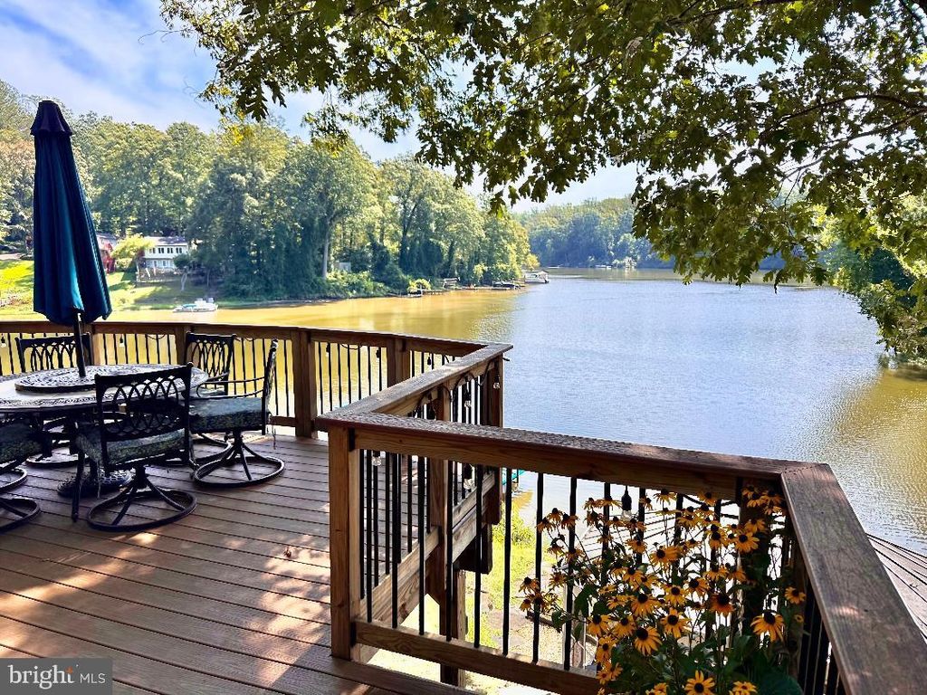 8389 HIGHVIEW ST, Manassas, VA 20112