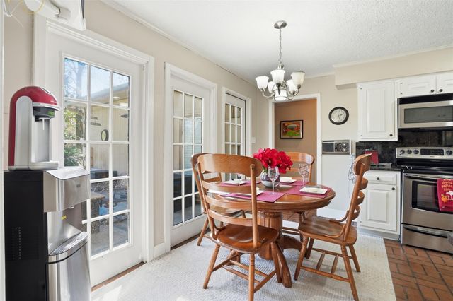 480 Charleston Park, Conroe, TX 77302