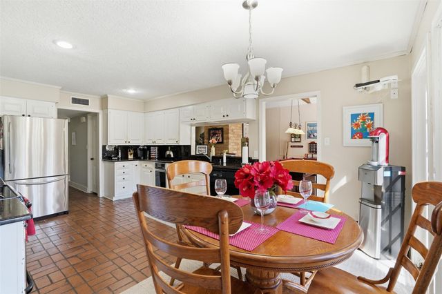 480 Charleston Park, Conroe, TX 77302