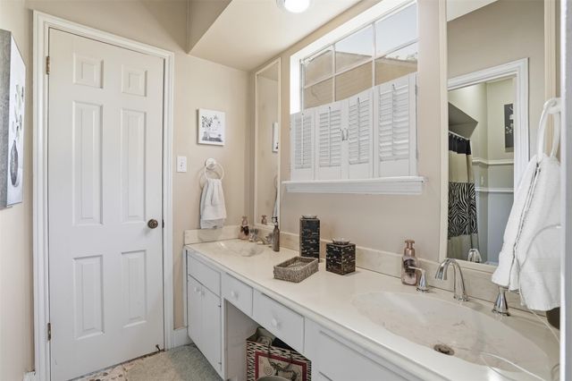 480 Charleston Park, Conroe, TX 77302