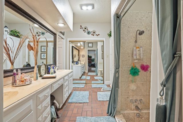 480 Charleston Park, Conroe, TX 77302