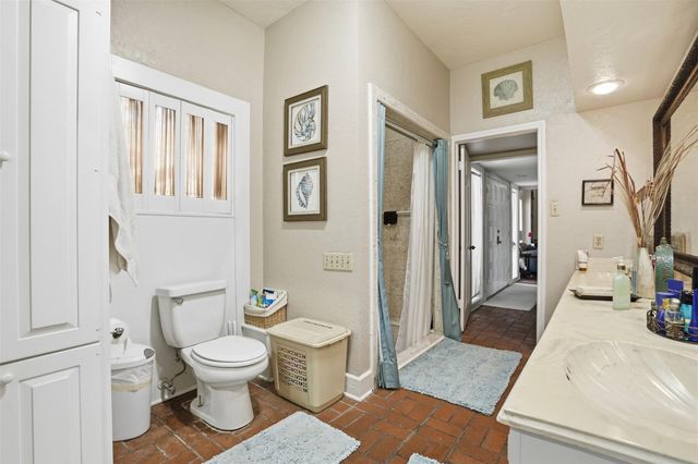 480 Charleston Park, Conroe, TX 77302