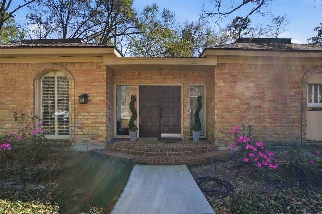 480 Charleston Park, Conroe, TX 77302