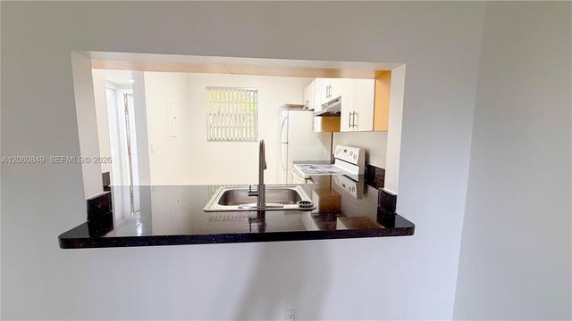 753 NW 103rd Terrace 202, Pembroke Pines, FL 33026