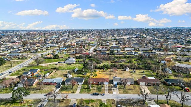 2104 Oak Street, Rogers, AR 72758