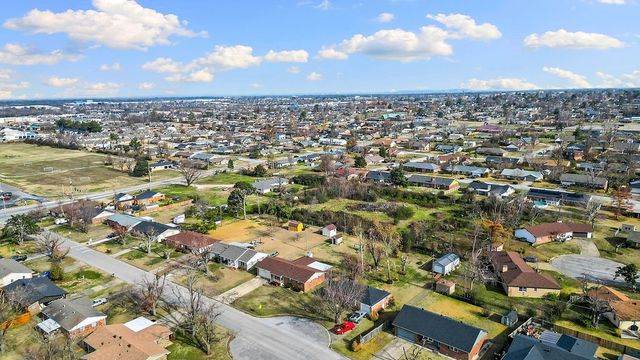 2104 Oak Street, Rogers, AR 72758