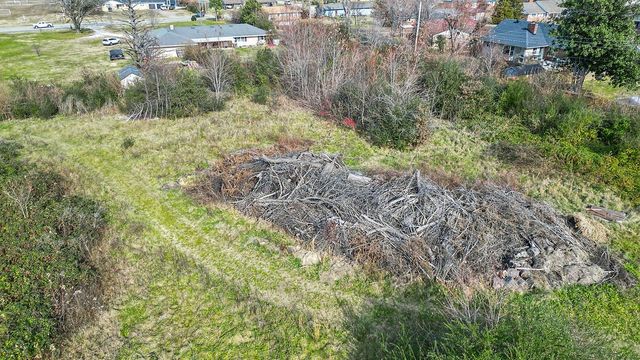 2104 Oak Street, Rogers, AR 72758