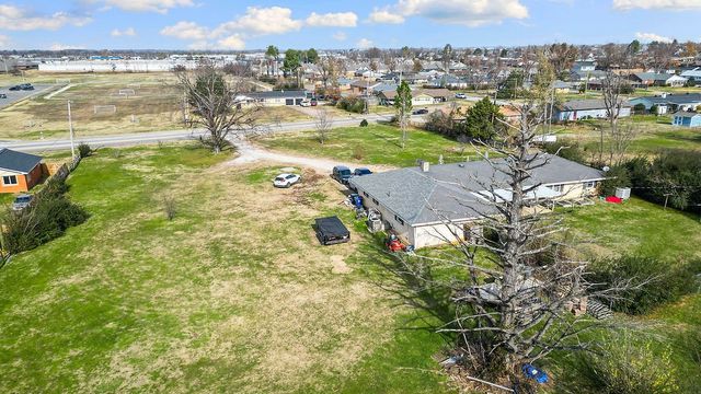 2104 Oak Street, Rogers, AR 72758