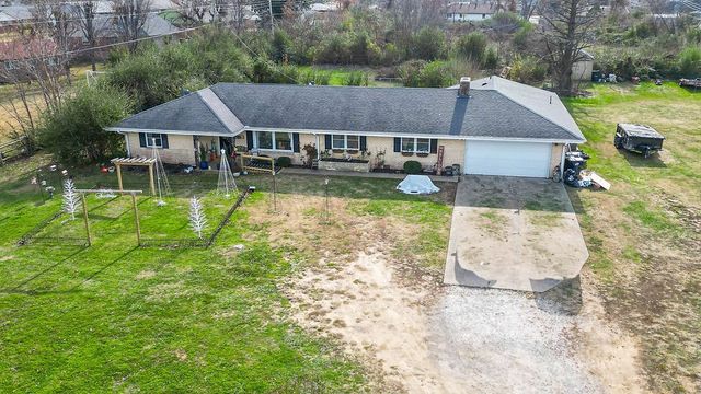 2104 Oak Street, Rogers, AR 72758