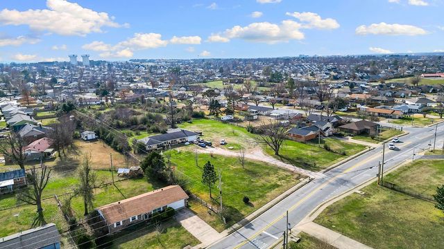 2104 Oak Street, Rogers, AR 72758