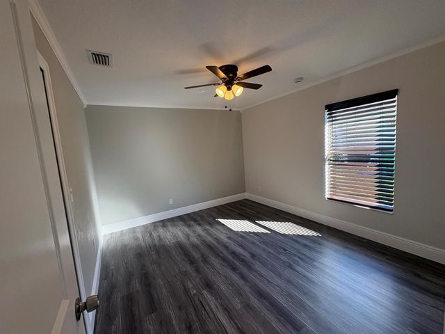 1196 SE Puritan Lane, Port St Lucie, FL 34983