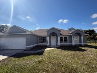 1196 SE Puritan Lane, Port St Lucie, FL 34983