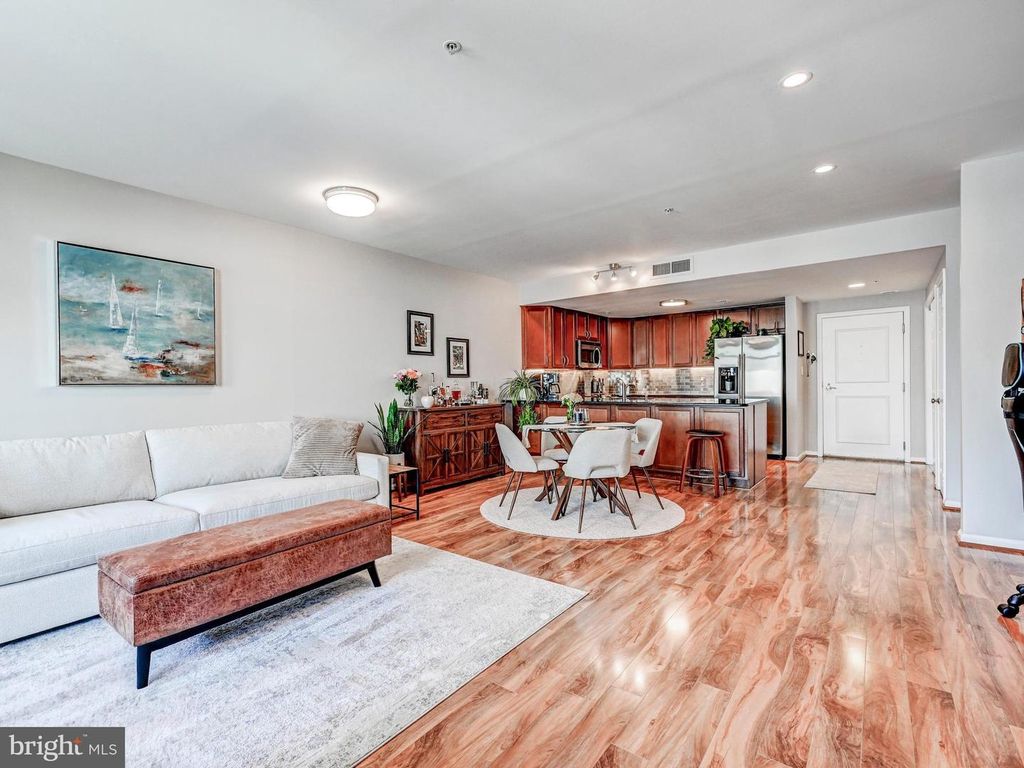 Image 10 of property listing at 1000 FELL ST #310, Baltimore, MD 21231