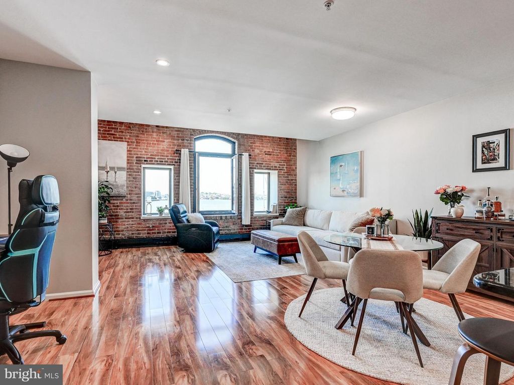 Image 11 of property listing at 1000 FELL ST #310, Baltimore, MD 21231