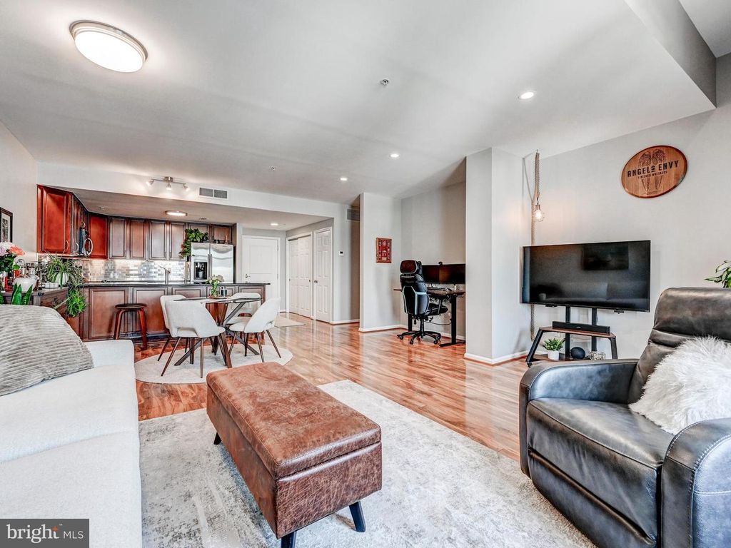Image 13 of property listing at 1000 FELL ST #310, Baltimore, MD 21231