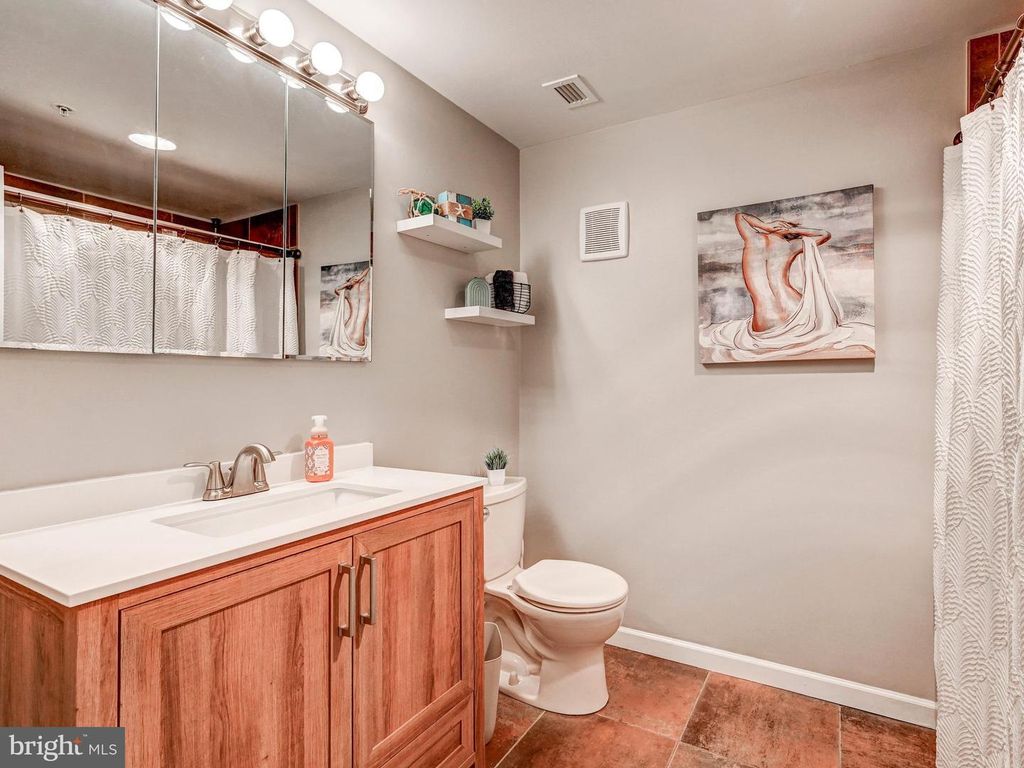 Image 23 of property listing at 1000 FELL ST #310, Baltimore, MD 21231