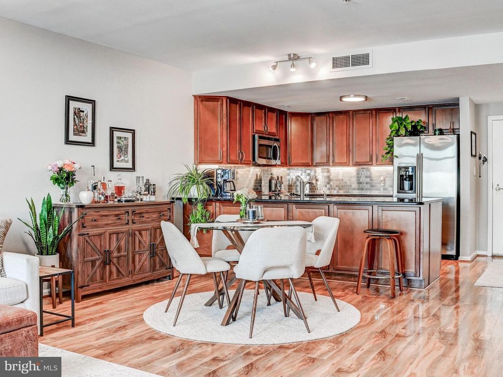 Image 3 of property listing at 1000 FELL ST #310, Baltimore, MD 21231
