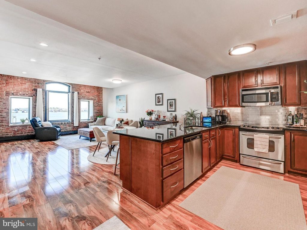 Image 8 of property listing at 1000 FELL ST #310, Baltimore, MD 21231