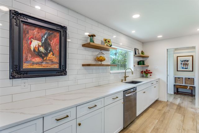 3553 Wedgway Drive, Fort Worth, TX 76133