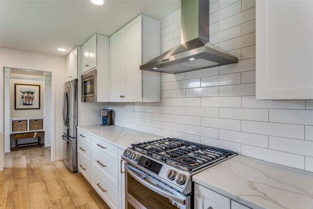 3553 Wedgway Drive, Fort Worth, TX 76133