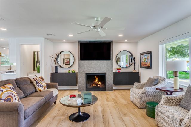 3553 Wedgway Drive, Fort Worth, TX 76133