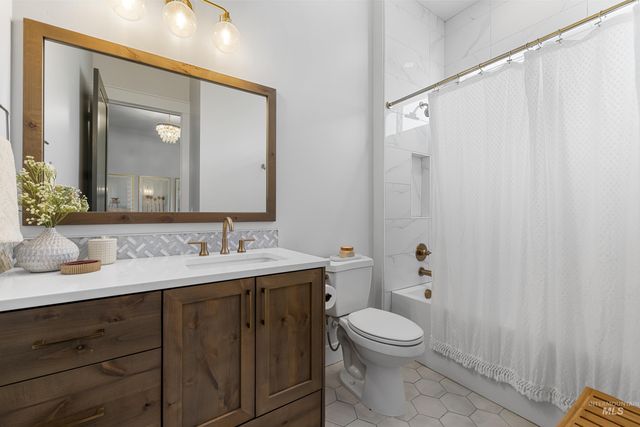 7940 W Mirror Pond Drive, Boise, ID 83714