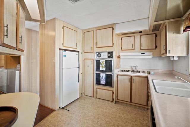 150 Kern Street, Salinas, CA 93905