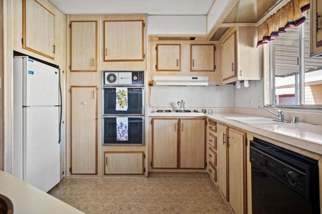 150 Kern Street, Salinas, CA 93905