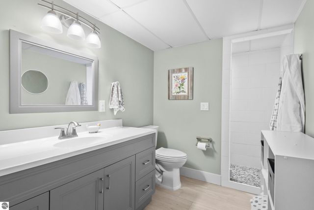 1833 Donnybrook Road, Suttons Bay, MI 49682