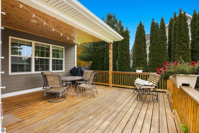 1833 Donnybrook Road, Suttons Bay, MI 49682