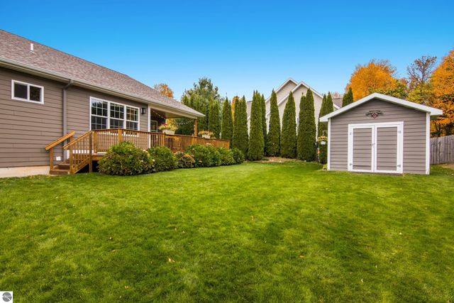 1833 Donnybrook Road, Suttons Bay, MI 49682