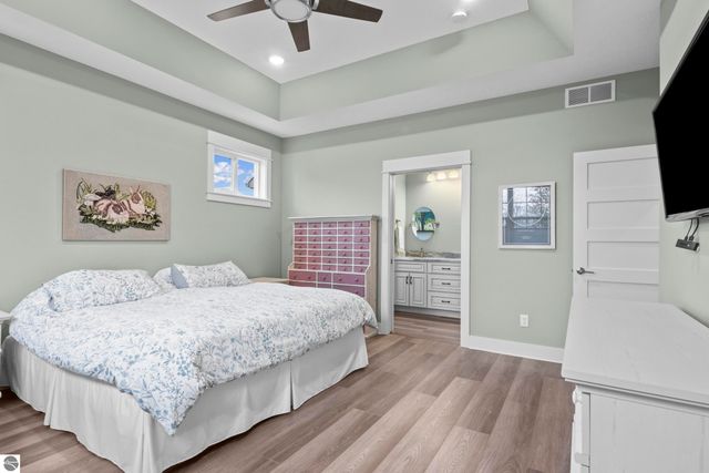 1833 Donnybrook Road, Suttons Bay, MI 49682