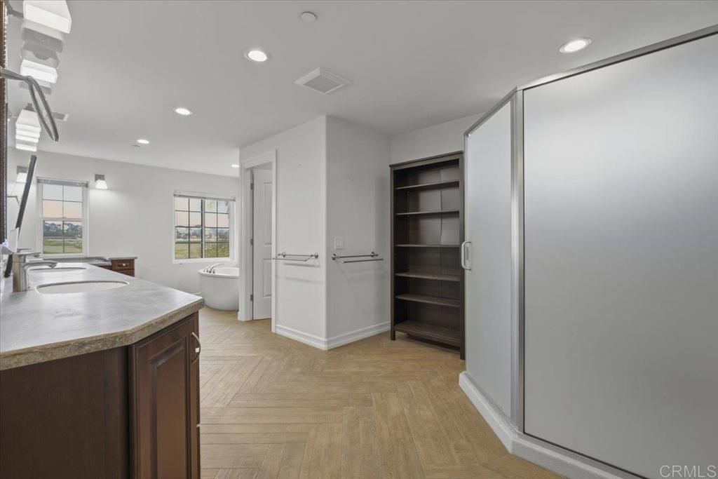 Image 14 of property listing at 6468 Franciscan Road, Carlsbad, CA 92011
