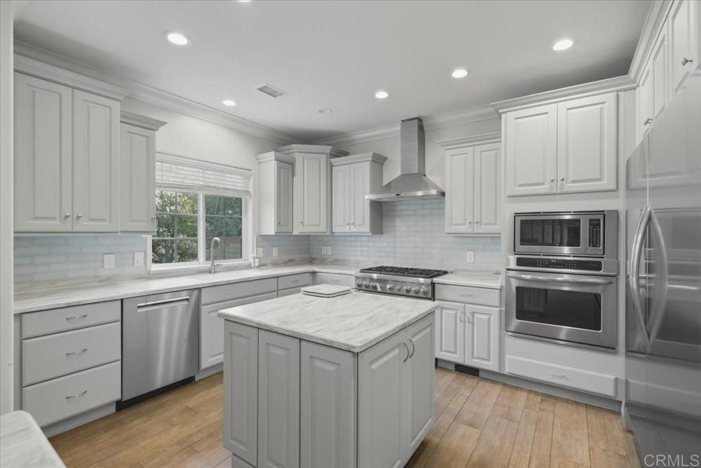 Image 4 of property listing at 6468 Franciscan Road, Carlsbad, CA 92011