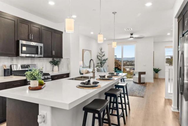 1227 Sunrise 104, San Marcos, CA 92078