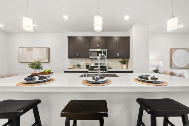 1227 Sunrise 104, San Marcos, CA 92078