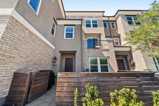 1227 Sunrise 104, San Marcos, CA 92078
